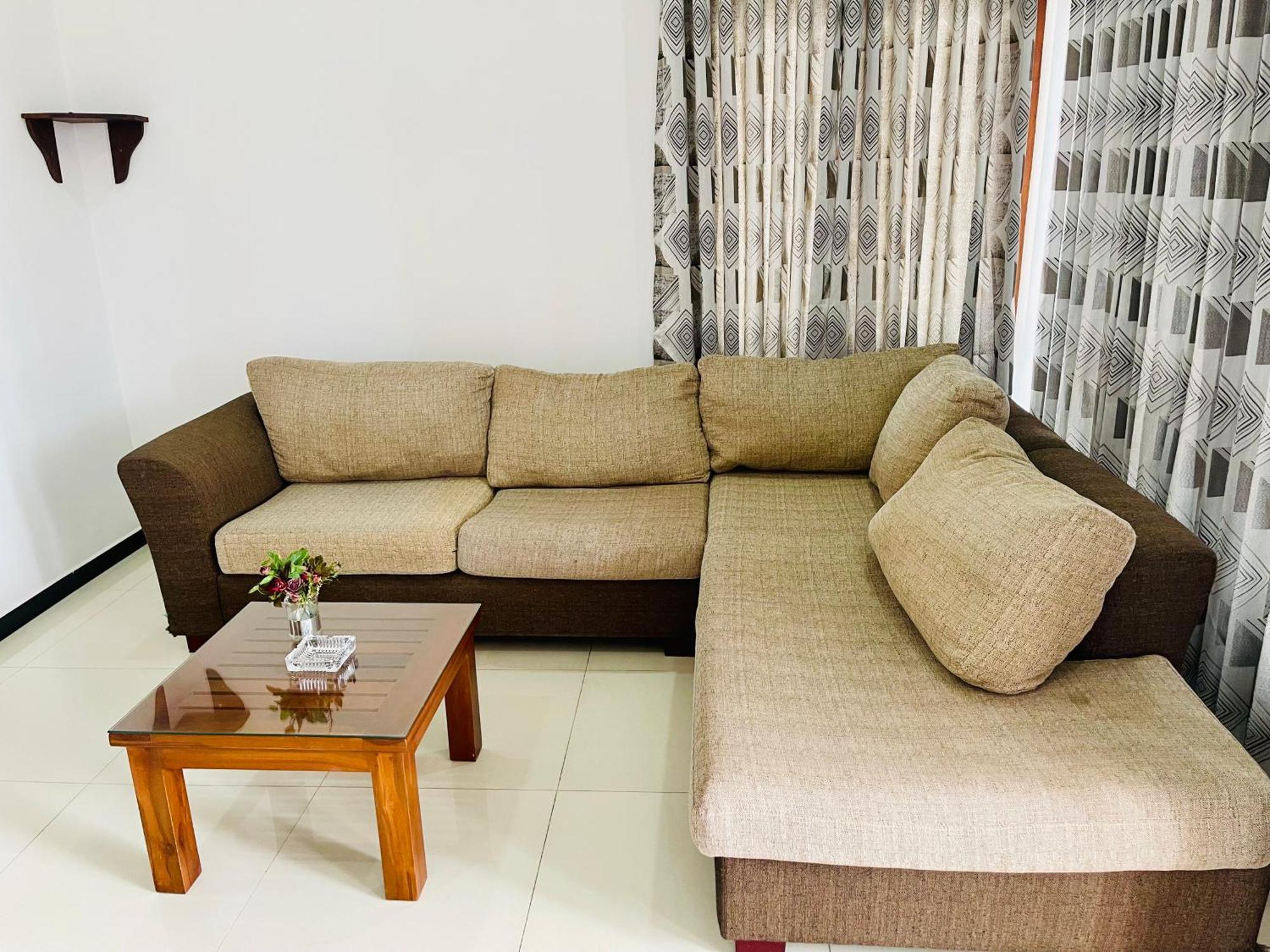 Sand & Surf Guest House Negombo Eksteriør billede