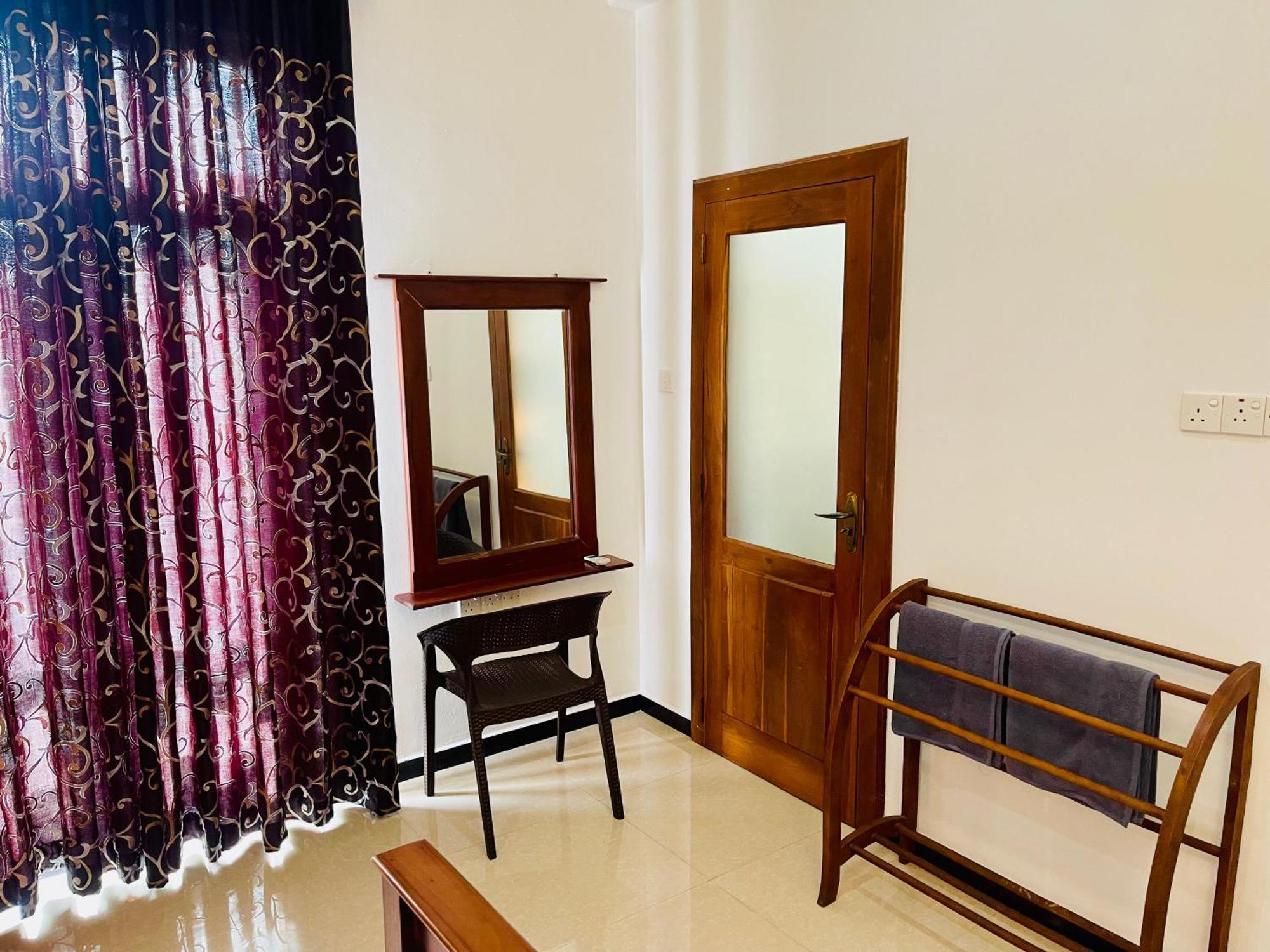 Sand & Surf Guest House Negombo Eksteriør billede