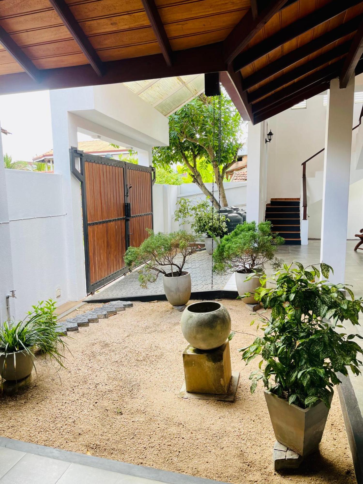 Sand & Surf Guest House Negombo Eksteriør billede