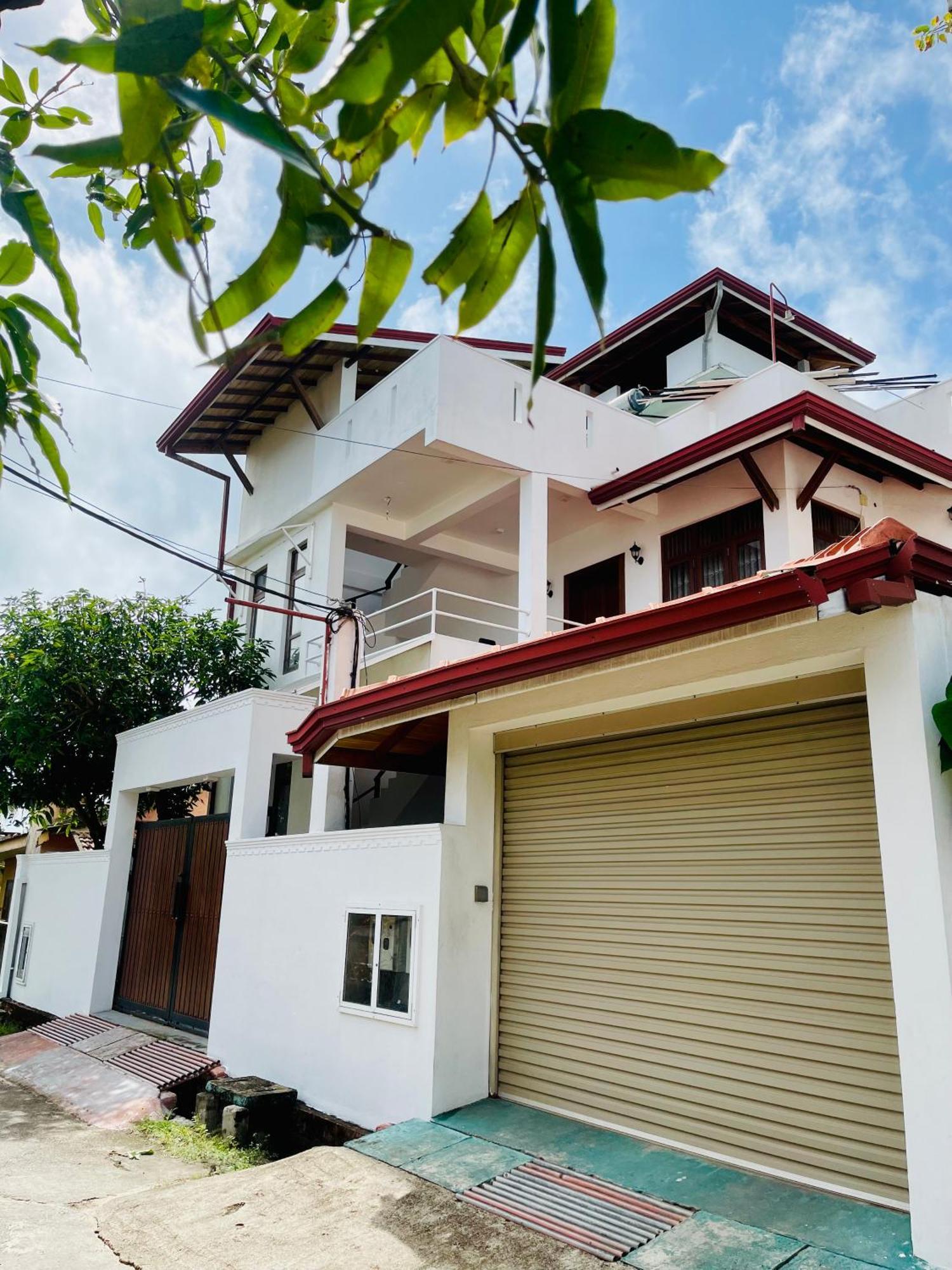 Sand & Surf Guest House Negombo Eksteriør billede