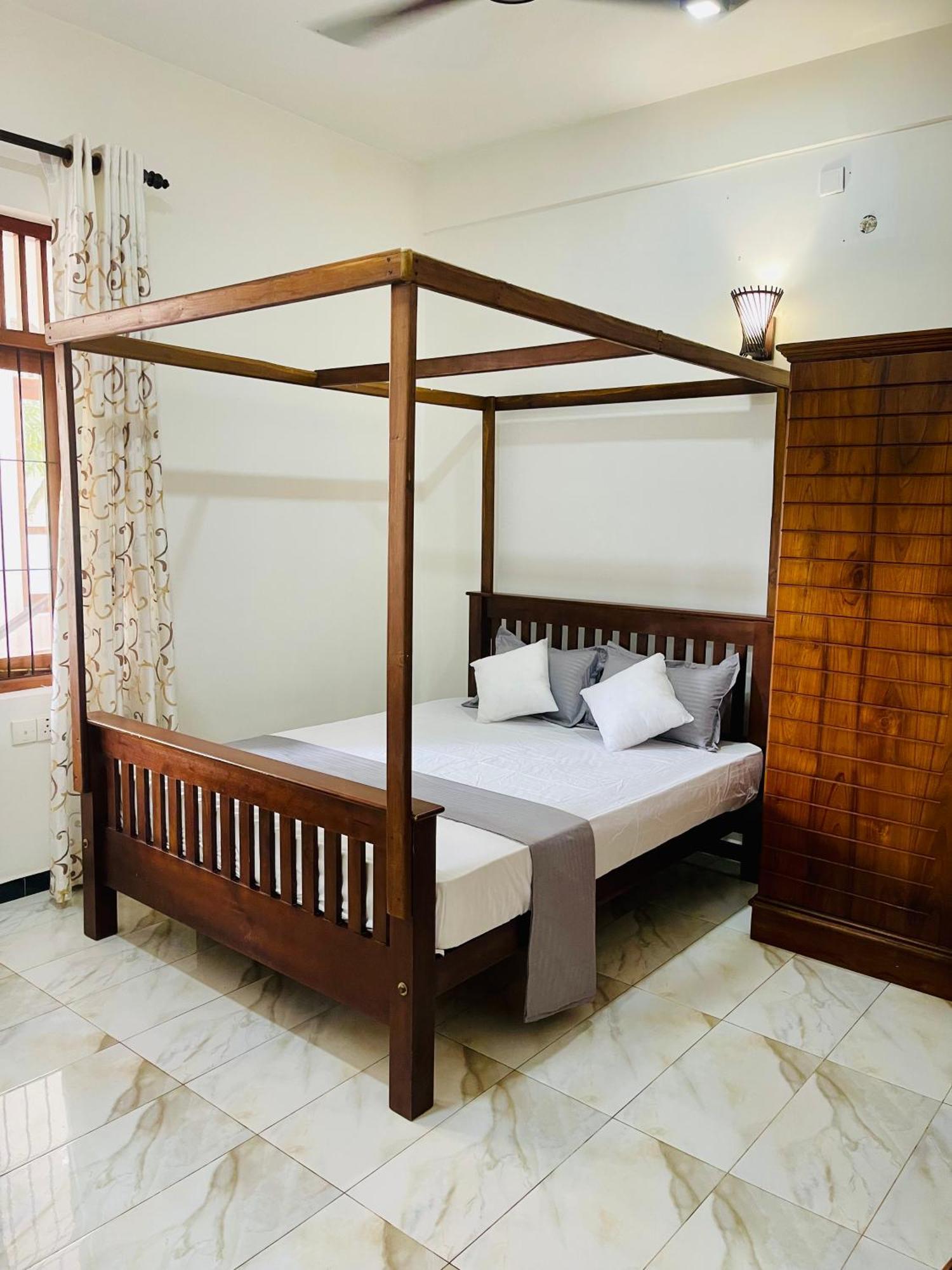 Sand & Surf Guest House Negombo Eksteriør billede