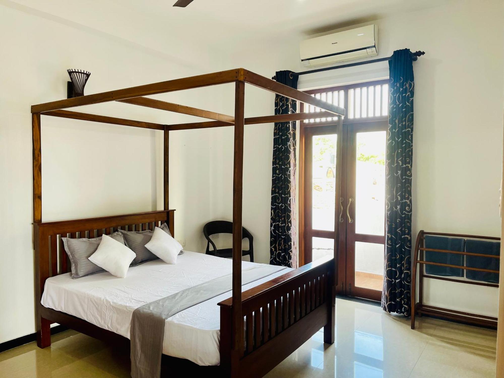 Sand & Surf Guest House Negombo Eksteriør billede