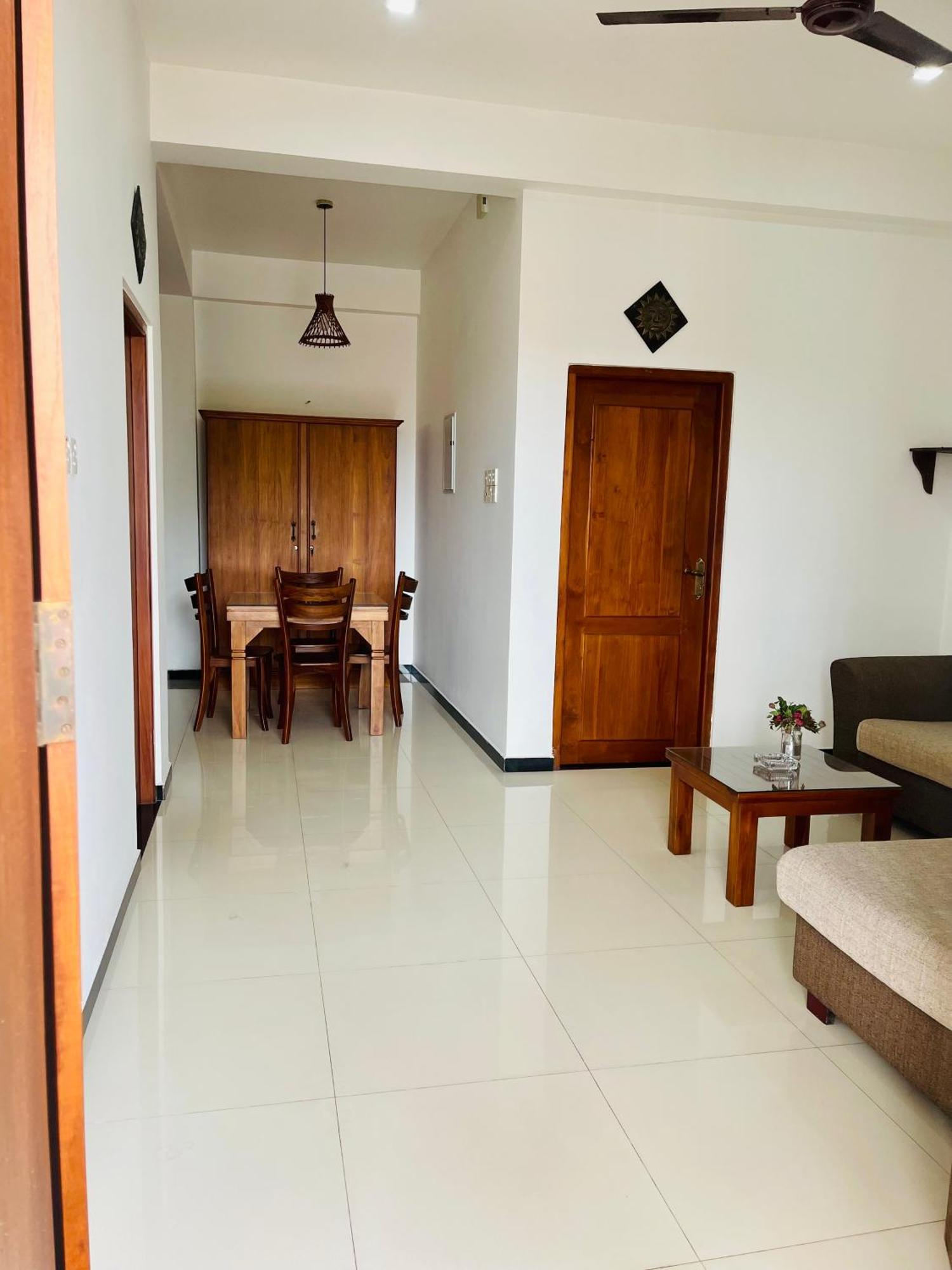 Sand & Surf Guest House Negombo Eksteriør billede